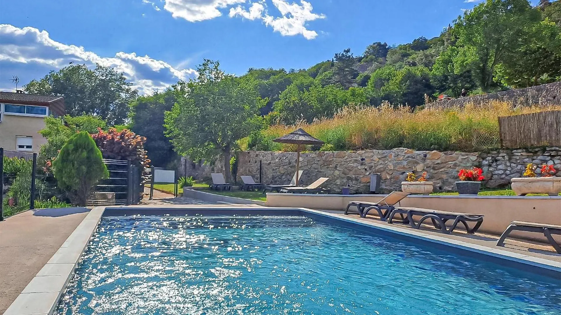 2 Bedroom Gorgeous Apartment In Vallon Pont Darc  Vallon-Pont-dʼArc